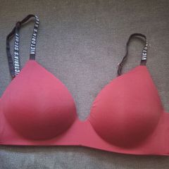 Bras/Victoria Secret Bras (6) .. NOW 8.00euro Each all for 40.00euro .. Price Drop