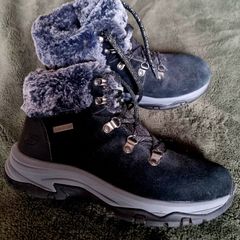 Waterproof fur-lined Skecher hiking boots