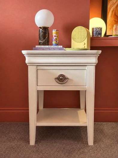 Dressing Table and 2 Matching Bedside Lockers
