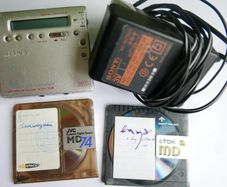 Sony MZ-R900 Silver Portable MiniDisc Player Recorder MD Walkman Tested