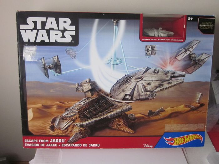 Hot Wheels STAR WARS Escape from Jakku Play Set New