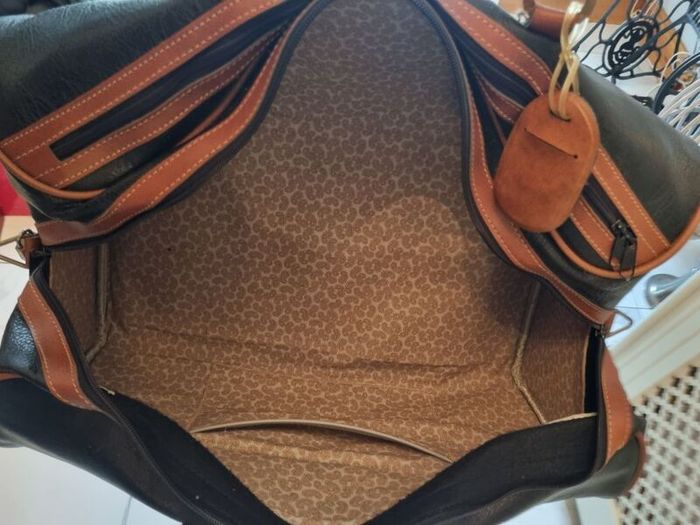 "i Santi" Italian leather travel bag
