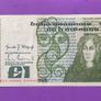 Irish one pound notes Image 4