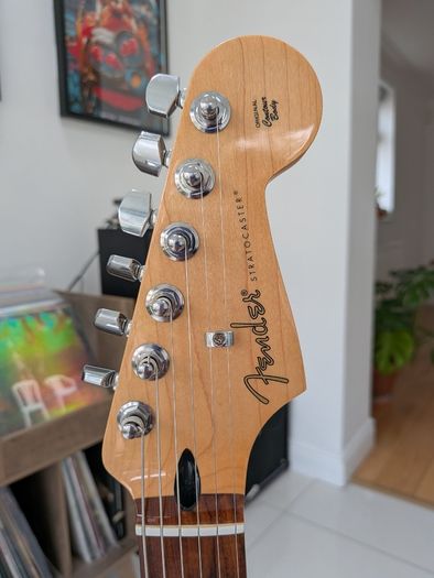 Fender Player Stratocaster electric guitar, Polar white