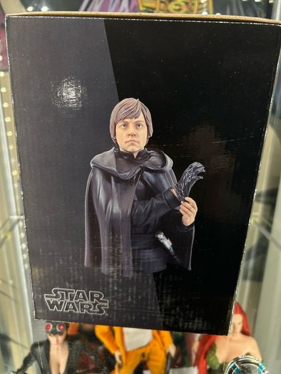 Star Wars Luke Skywalker Jedi Knight Statue Bust by Gentle Giant (Not Hot Toys or Sideshow)