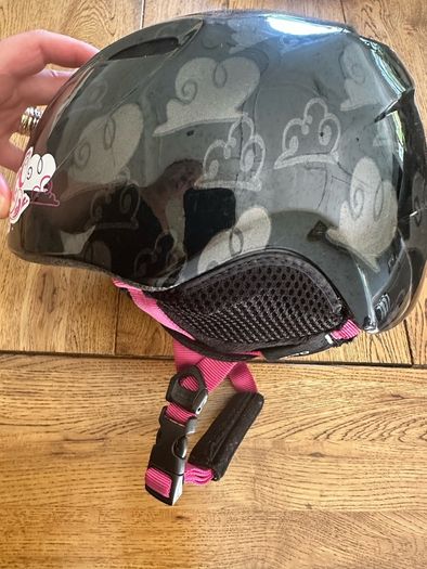 Girls Giro Ski Helmet - suit age 6-12