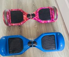 2 Hoverboards + 2 Seats + Charger ,Untested / For Fixing