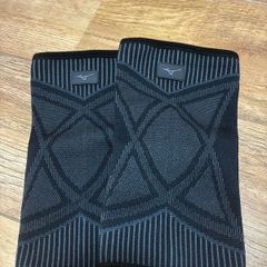 Mizuno sports knee support sleeves for running/badminton