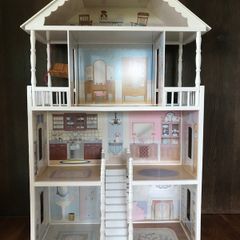 Kidkraft wooden dollhouse