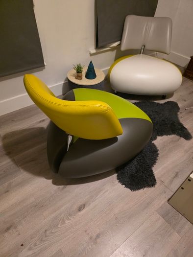 Leolux Pallone modern leather armchairs