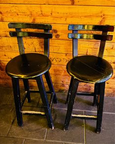 2 x bar stools