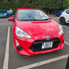 Toyota Aqua 2016 red