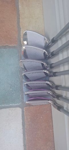 Ladies Lynx  RH Golf Irons Set