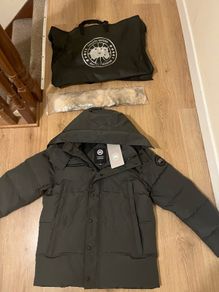 Canada goose Wyndham Parka NEW