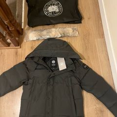 Canada goose Wyndham Parka NEW