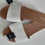 new flat sandals Image 3