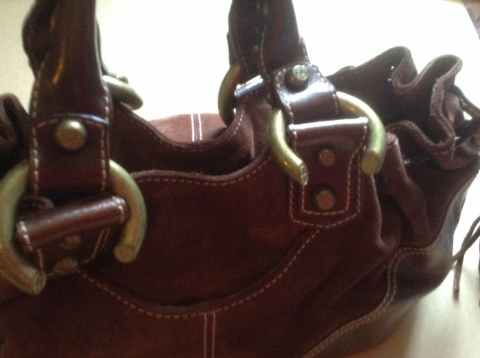 A leather Francesco Biasia handbag