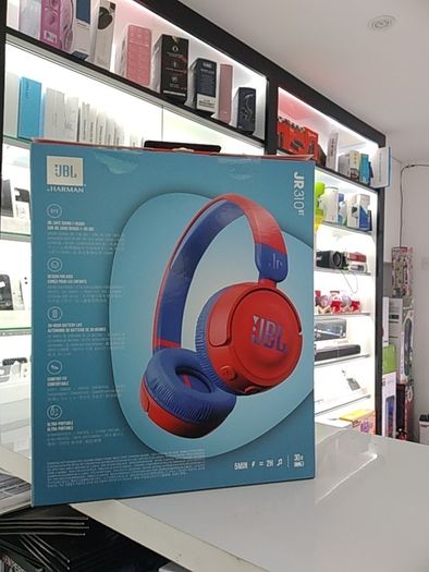 JBL headphone