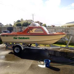 16.5 ft Fleetline saphire boat