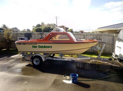 16.5 ft Fleetline saphire boat