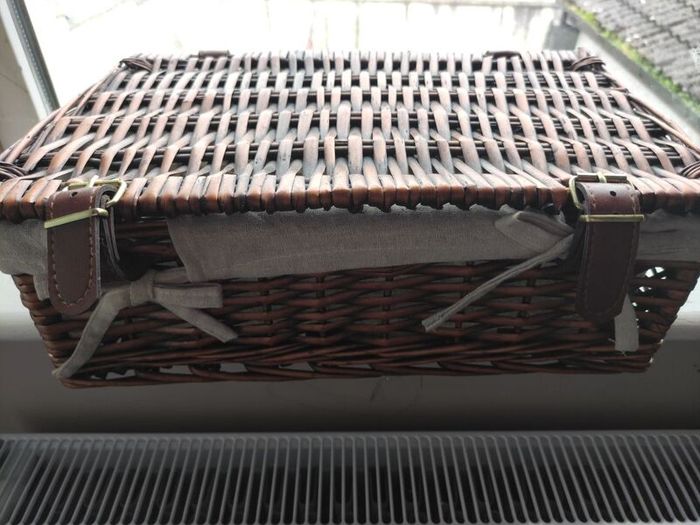Beautiful Wicker Picnic Basket
