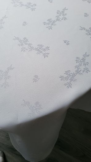 White tablecloths. Made to measure. Round. Rectangular, square - any size.