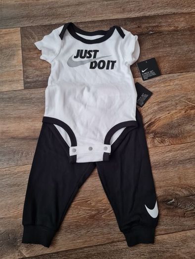 babys nike vest and joggers bnwt