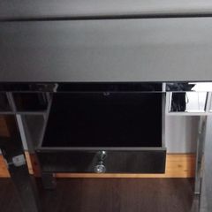 Mirrored dressing table