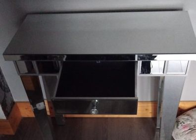 Mirrored dressing table
