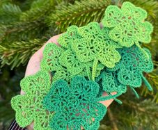 Crochet clover applique