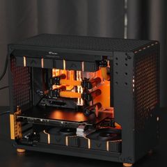 High end Custom Water Cooled ITX PC Ryzen 7 9850X3D RTX 5090 DV2 Jonsbo Z20