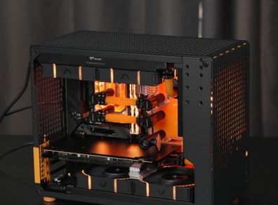 High end Custom Water Cooled ITX PC Ryzen 7 9850X3D RTX 5090 DV2 Jonsbo Z20
