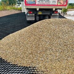 Plum slate boulders rocks chippings pebbles