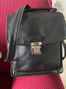 Hexagona Leather Shoulder bag