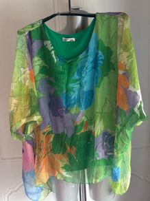 Lovely Italian one size summer top size UK16-20 EU 44-48 Postage included