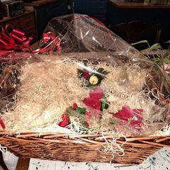 Christmas Basket with straw ( large)