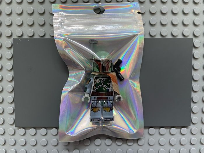 lego Star Wars sw0977 cloud city Boba Fett minifigure- Pauldron, Helmet, Jet Pack, Printed Arms and Legs, Clone Head