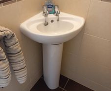 corner sink