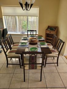 Dining Room Table and 6 Chairs