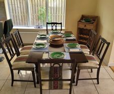 Dining Room Table and 6 Chairs