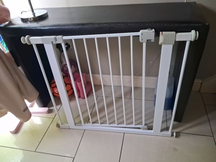 stair gate with extenders