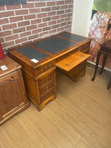 writing desk