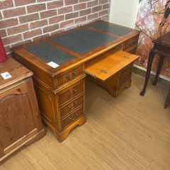 writing desk