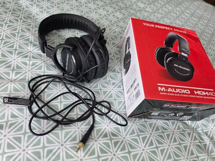 Studio headphones M-audio HDH40