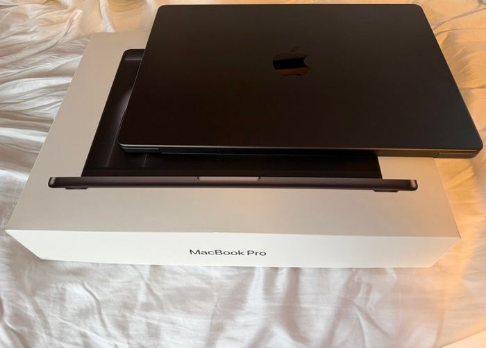 Apple MacBook Pro 14.2" M5 16GB 512GB - Space Black