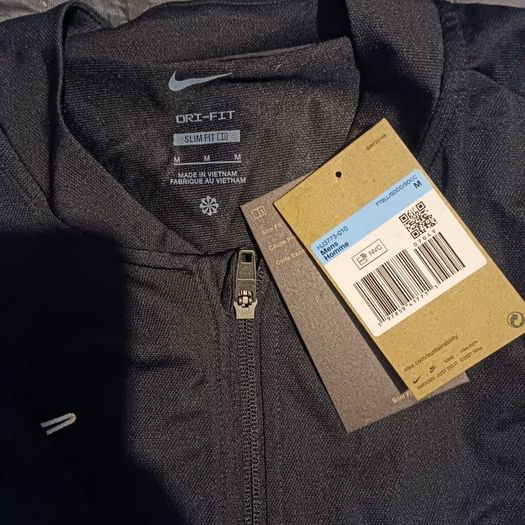New Mens Nike tracksuit and tshirt
