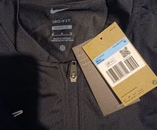 New Mens Nike tracksuit and tshirt