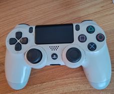 PS4 controller