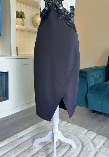 Brand New Stunning Ladies Black & White Dress from Lipsy Size UK 10 / EU 38