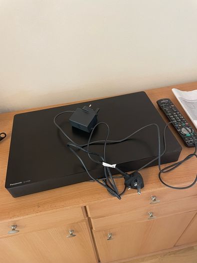 40 inch Panasonic flat screen tv with Panasonic sound bar, both remotes, cables and manual included and all working perfectly